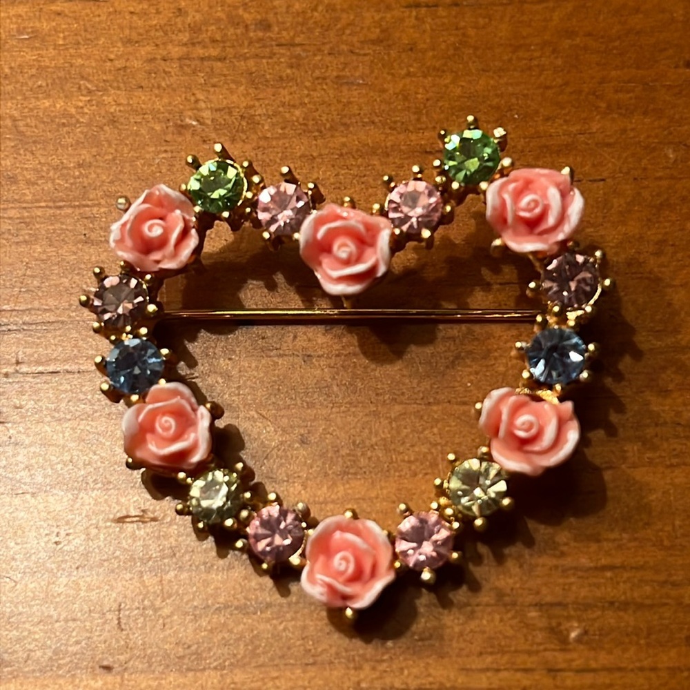 Avon Vintage Heart Brooch